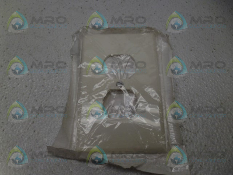 INDUSTRIAL MRO M42-PJ8-WM RECEPTACLE COVER *NEW IN ORIGINAL PACKAGE*
