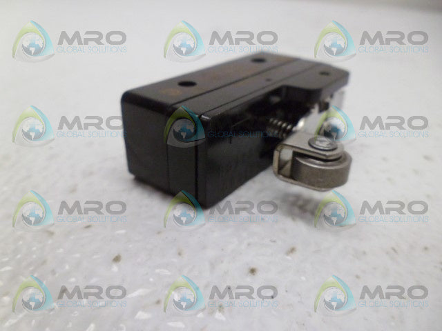 MICROSWITCH YZ-2RW822-A2 ROLLER SWITCH *NEW NO BOX*