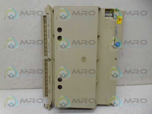 SIEMENS SIMATIC 6ES5456-4UA11 OUTPUT MODULE *USED*