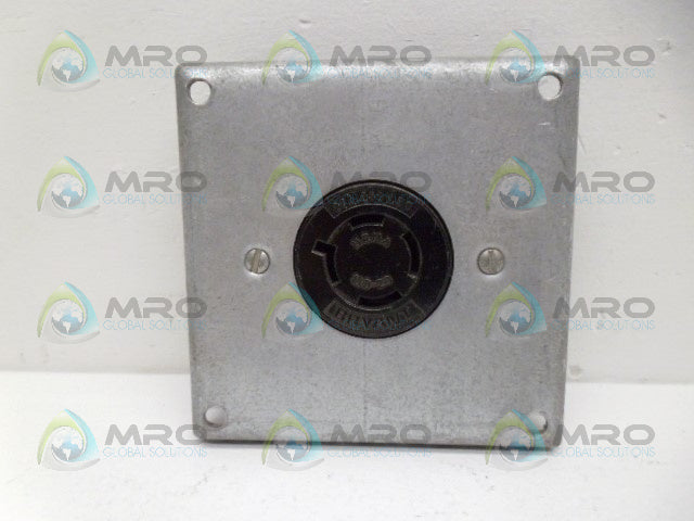 BRYANT L15-20 RECEPTACLE W/ COVER *USED*