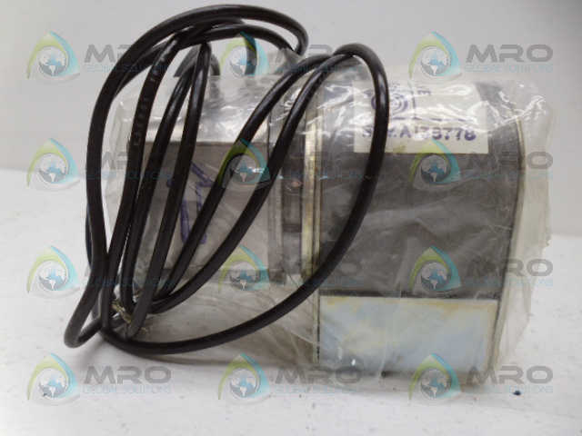 HONEYWELL V4046C1047 PILOT GAS VALVE *NEW IN BOX*