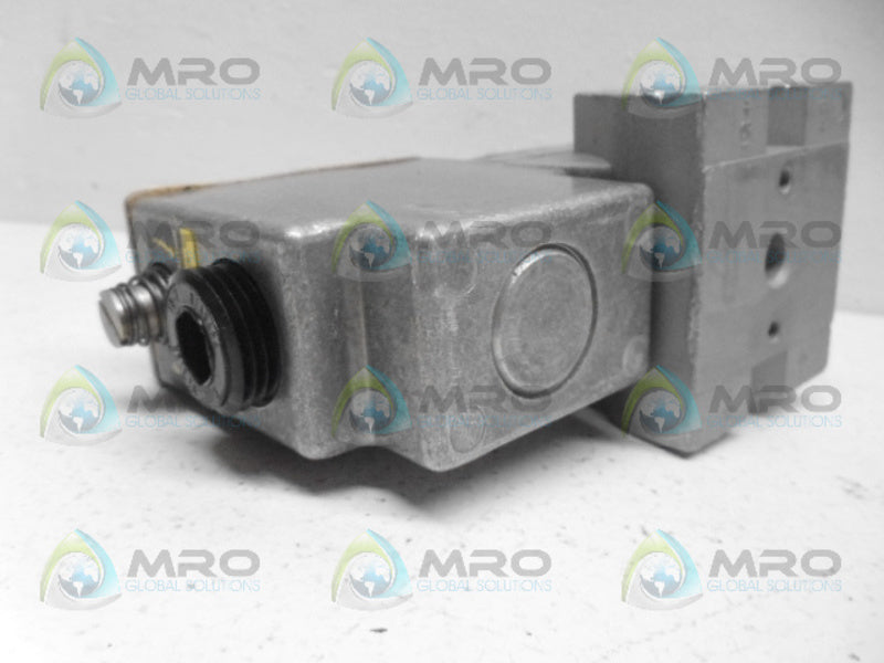 MILLER 304/504 330-621A-4-10-015 SOLENOID AIR VALVE *NEW NO BOX*