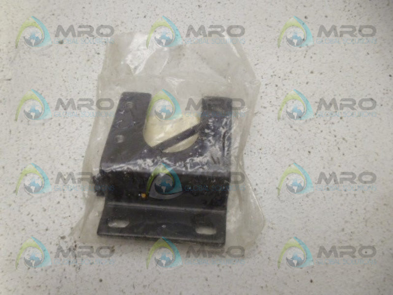 PL17518 BRACKET *NEW IN FACTORY BAG*