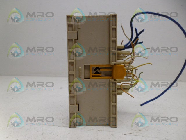 OMRON DRT2-ID16 REMOTE TERMINAL *USED*