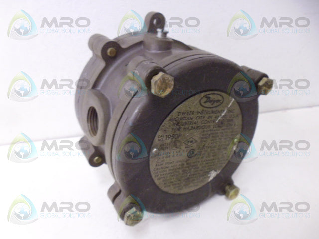 DWYER 1950P-15-2F PRESSURE SWITCH *NEW IN BOX*