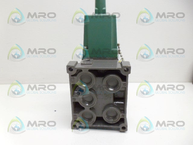 NUMATICS 34SAD4410 PNEUMATIC SOLENOID VALVE *NEW NO BOX*