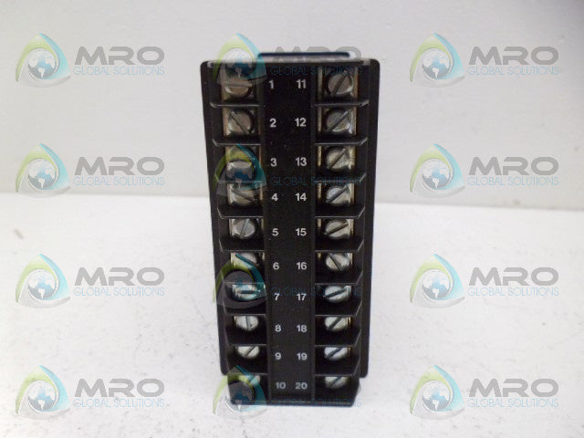 EUROTHERM 808/R1/R1/R1/N0/(AJFF115)// TEMPERATURE CONTROLLER *NEW NO BOX*