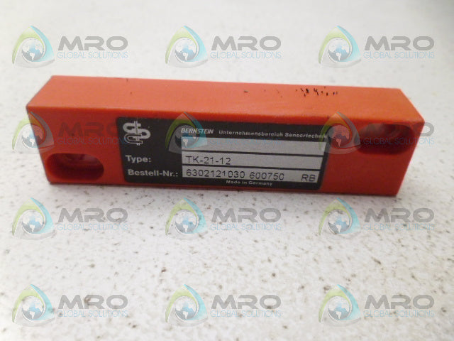 BERNSTEIN TK-21-12 FESTENER PLASTIC MAGNET *NEW NO BOX*