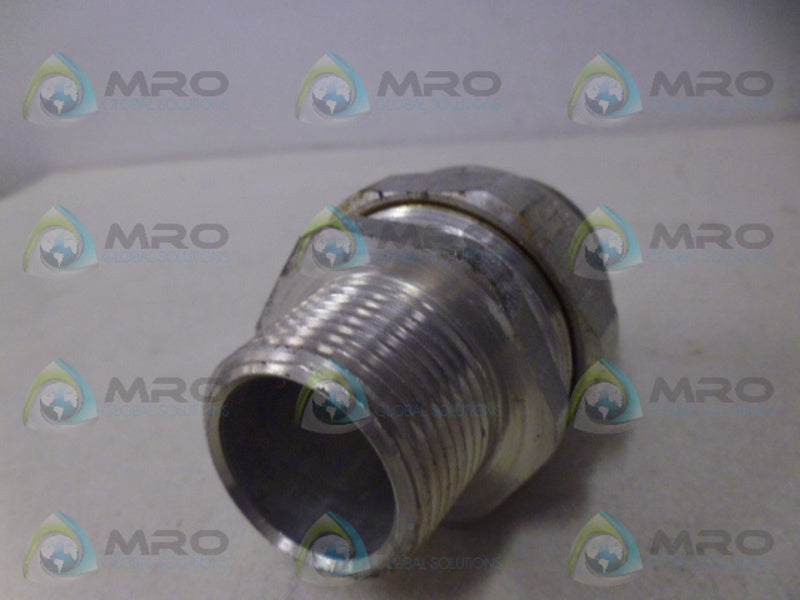 CROUSE-HINDS 698G CONDUIT UNION 1 1/4" *NEW NO BOX*