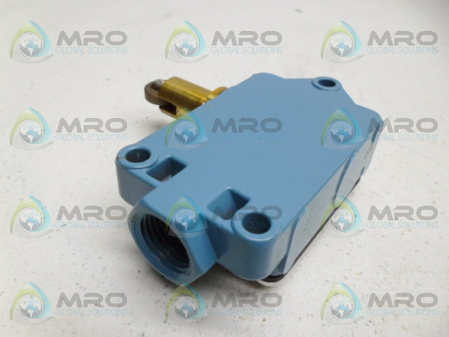 MICROSWITCH BAF1-2RQN8-LH LIMIT SWITCH *NEW IN BOX*