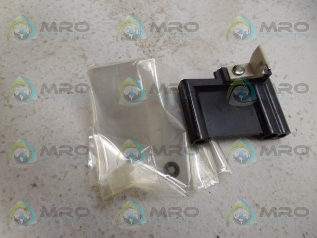 HITACHI 451603 GUTTER BLOCK *NEW IN BOX*