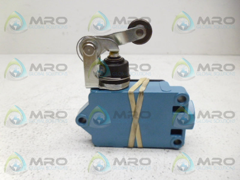 MICROSWITCH DTF2-2RN2-RH LIMIT SWITCH *NEW IN BOX*