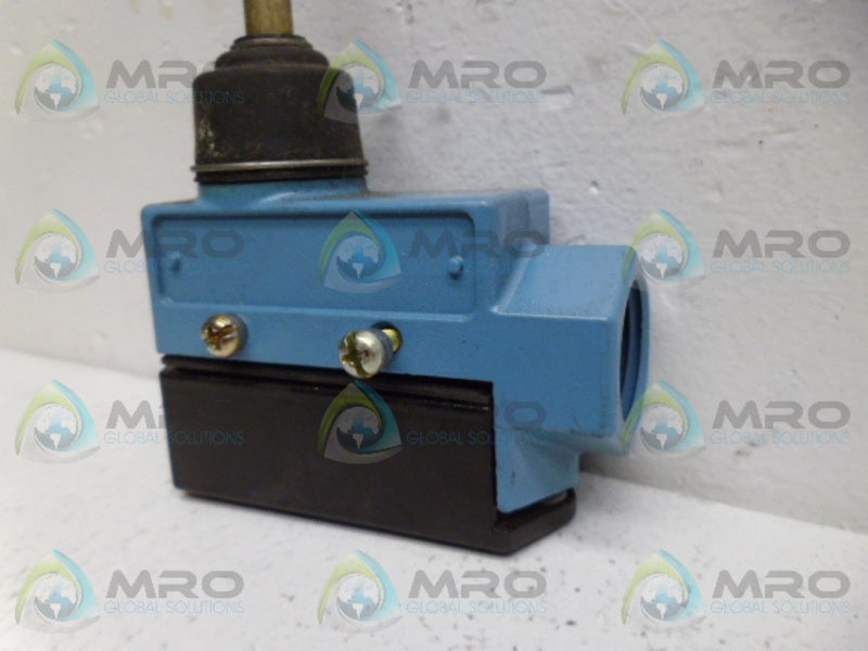MICROSWITCH BZE6-2RN18 LIMIT SWITCH *NEW IN BOX*
