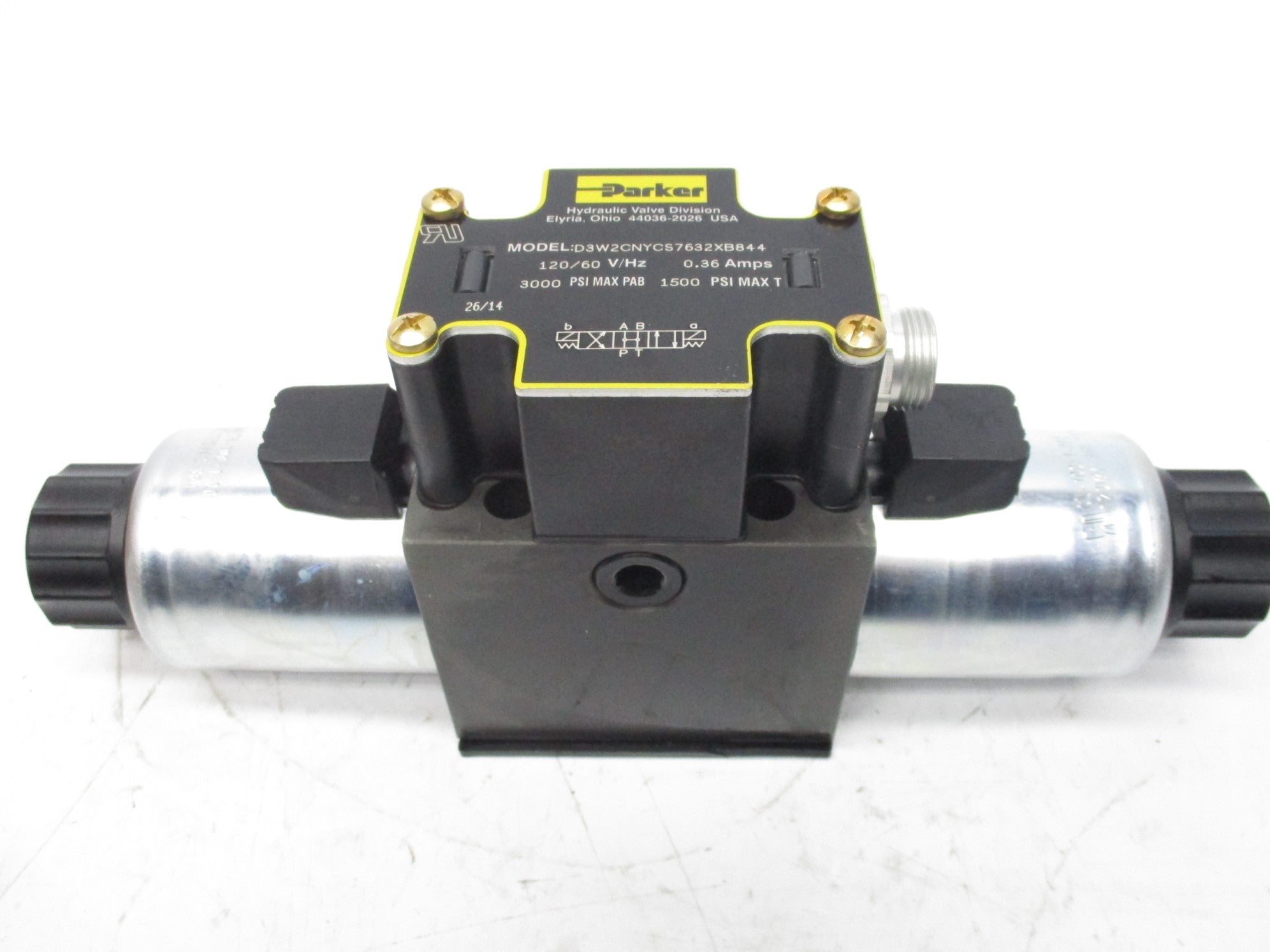 PARKER D3W2CNYCS7632XB844 120V 3000PSI NSMP