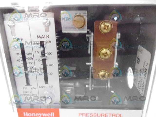 HONEYWELL L404F1094 PRESSURETROL CONTROLLER *NEW IN BOX*