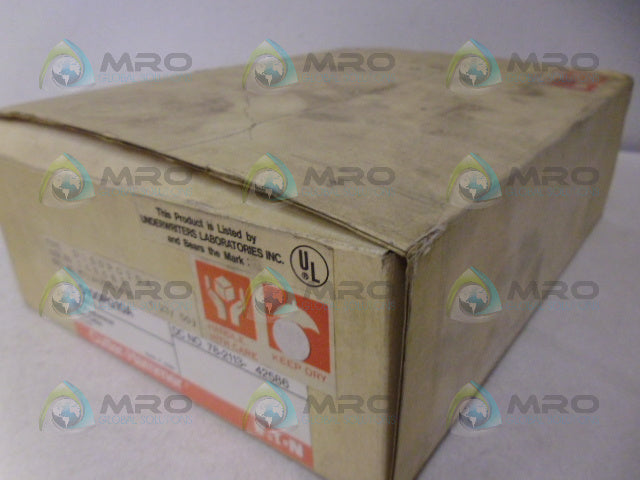 CUTLER HAMMER D100PG10A LCD PROGRAMMER WITH CABLE *NEW IN BOX*