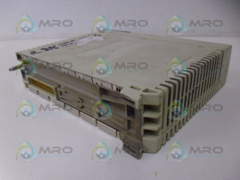 SCHNEIDER ELECTRIC TSXDEY32D2K SINK CONNECTOR MODULE *NEW NO BOX*