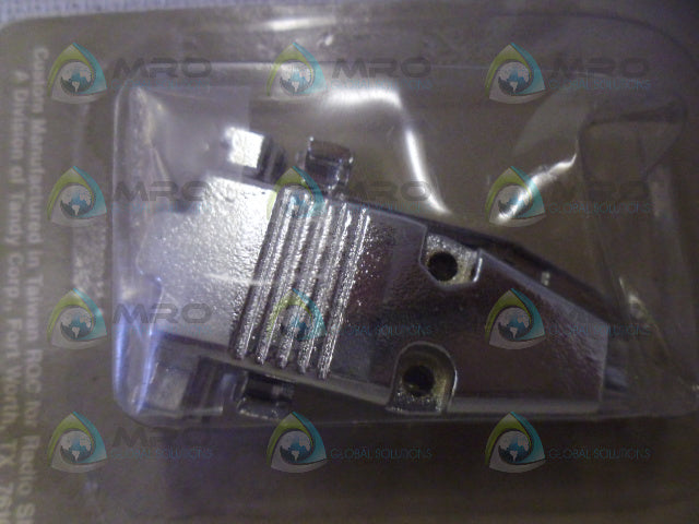 RADIO SHACK 276-1508 SHIELDED D-SUB CONNECTOR HOOD *NEW IN ORIGINAL PACKAGING*