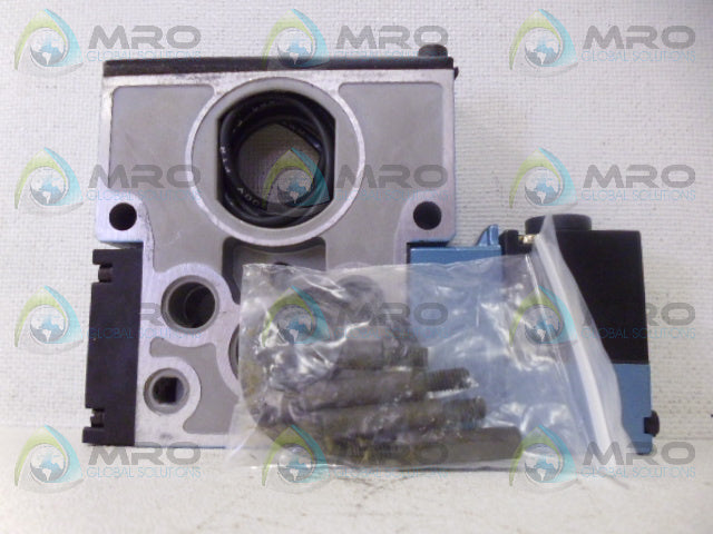 MAC 811C-PM-111DA-142 SOLENOID VALVE *NEW IN BOX*