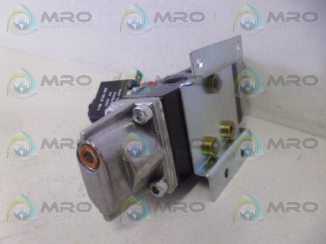 ARO E212SS120A VALVE *NEW IN BOX*