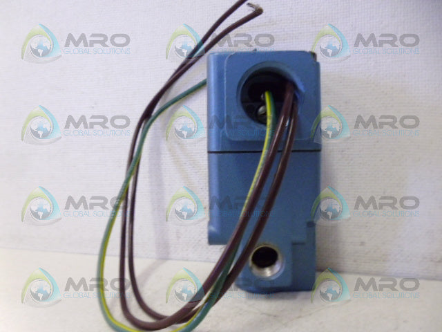 MAC 225B-781NAAR PNEUMATIC VALVE *NEW NO BOX*
