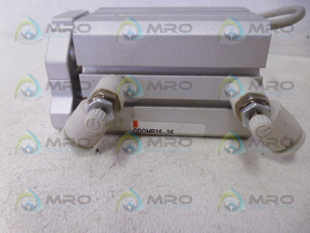 SMC CDQMB25-25 PNEUMATIC AIR CYLINDER W/ 2 FLOW VALVES *USED*