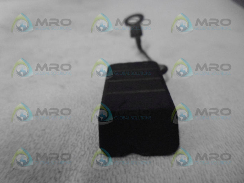 INDUSTRIAL MRO RE8305AAA CARBON BRUSH *NEW NO BOX*