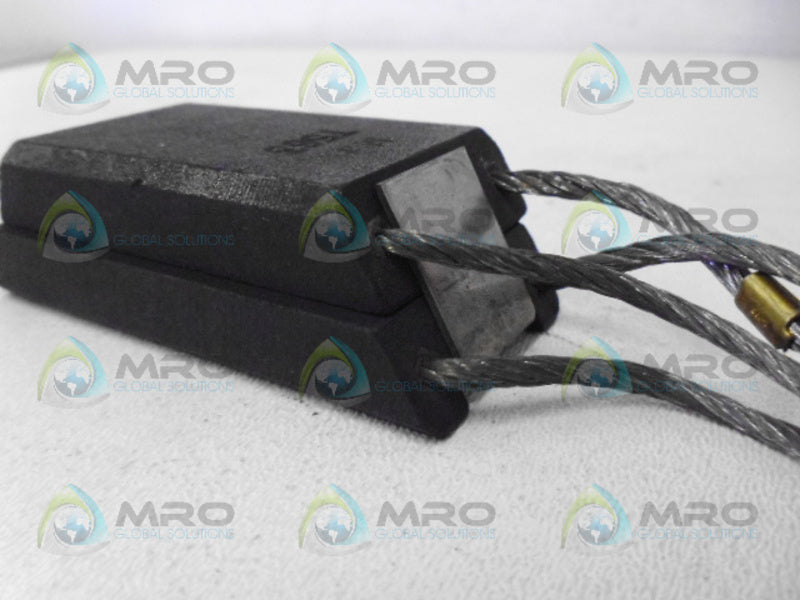 INDUSTRIAL MRO MN T563 CARBON BRUSH *NEW NO BOX*