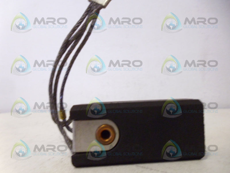 INDUSTRIAL MRO MU T563 CARBON BRUSH *NEW NO BOX*