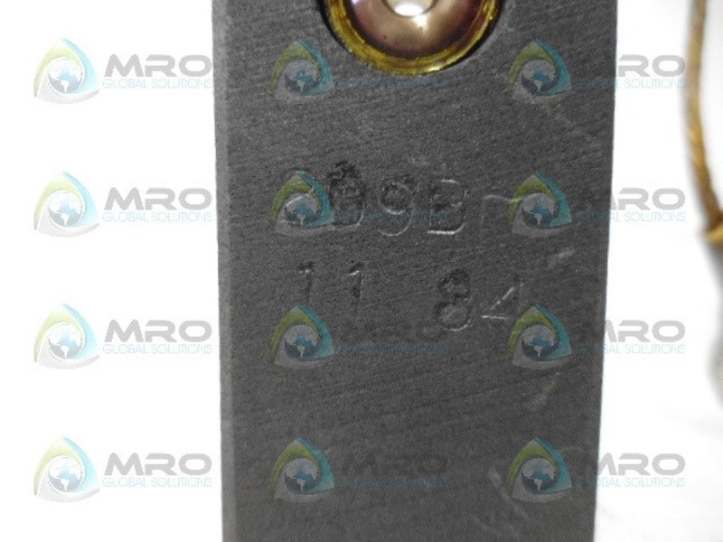 INDUSTRIAL MRO 2D9B 11-84 CARBON BRUSH *NEW NO BOX*