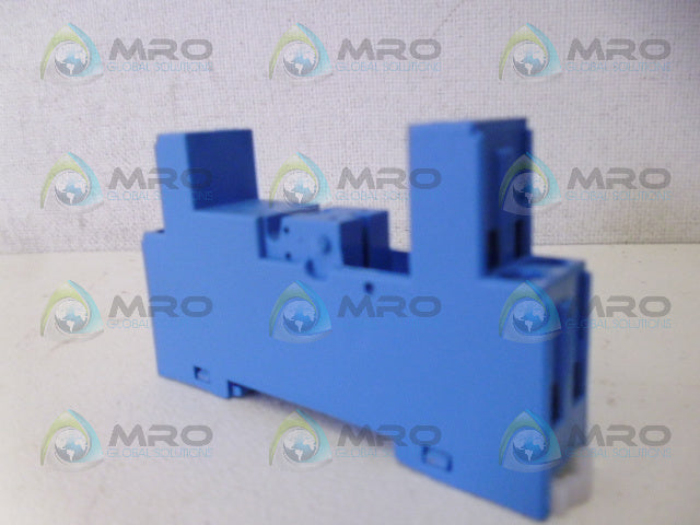 FINDER 95.85.3 SOCKET *NEW NO BOX*