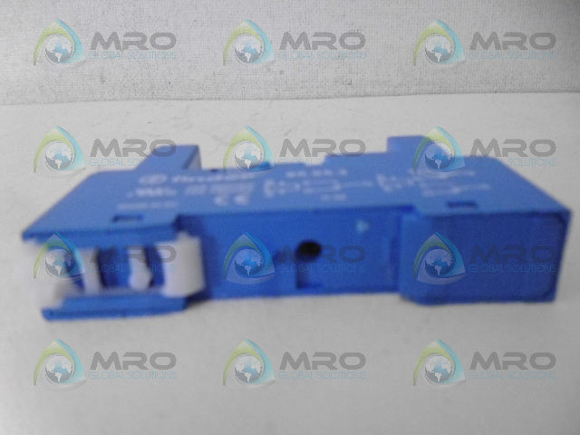 FINDER 95.85.3 SOCKET *NEW NO BOX*