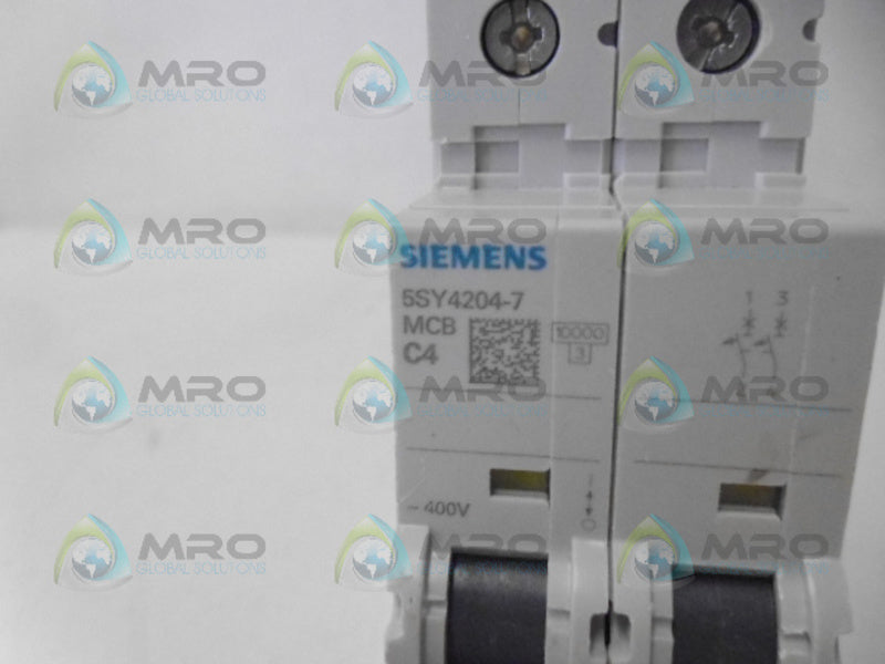 SIEMENS 5SY4204-7 *NEW NO BOX*