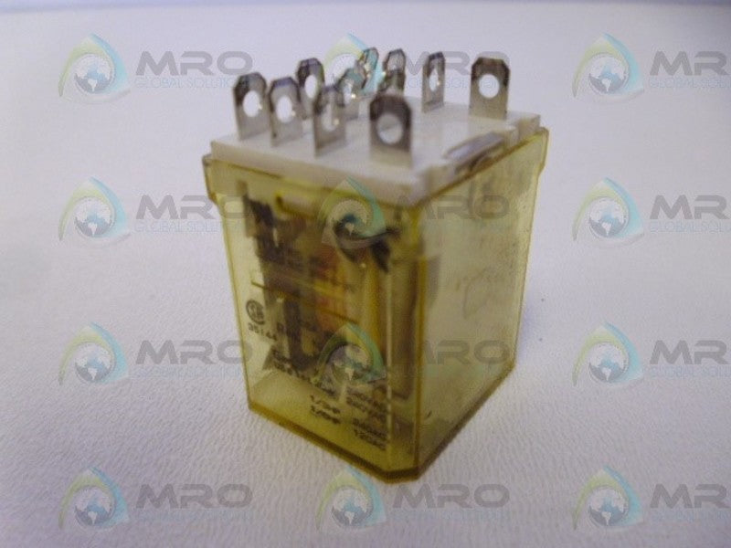 IDEC RH3B-UL RELAY 120VAC *NEW NO BOX*