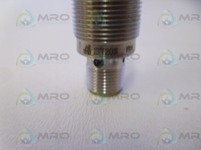 IFM EFECTOR IGT203 INDUCTIVE PROXIMITY SENSOR *NEW NO BOX*