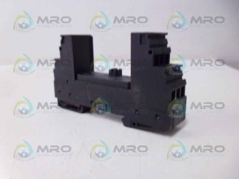 PHOENIX CONTACT 2839282 PROTECTIVE PLUG BASE *NEW NO BOX*