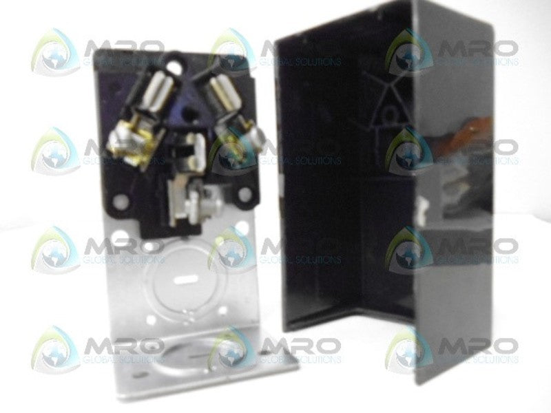 LEVITON 1050R RECEPTACLE NSNP