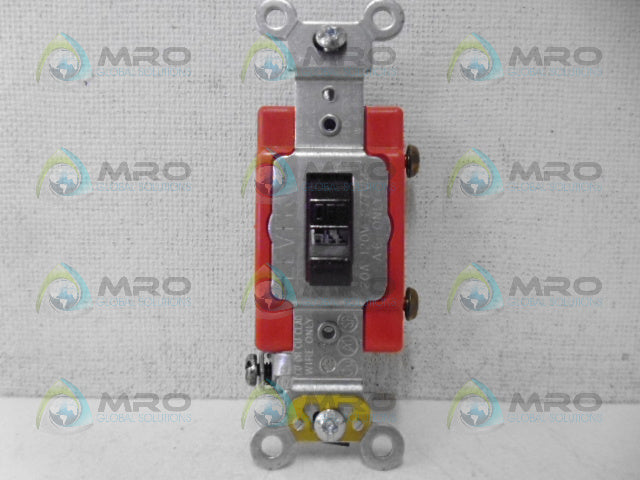 LEVITON 1221-2 OUTLET *NEW IN BOX*