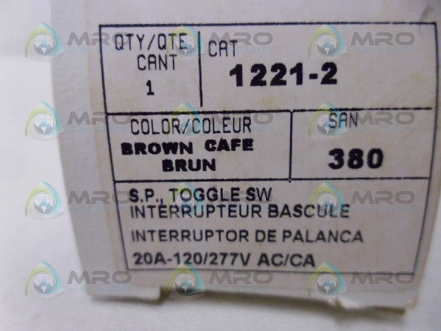 LEVITON 1221-2 OUTLET *NEW IN BOX*