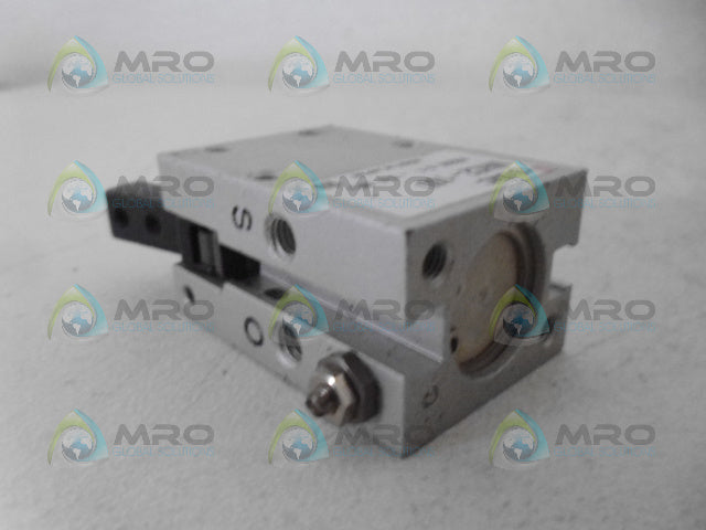 SMC MHC2-16D GRIPPER CYLINDER *NEW NO BOX*