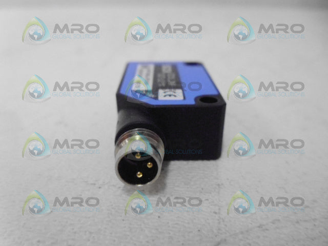 SICK WT100L-F2141 PROXIMITY SENSOR *NEW IN BOX*
