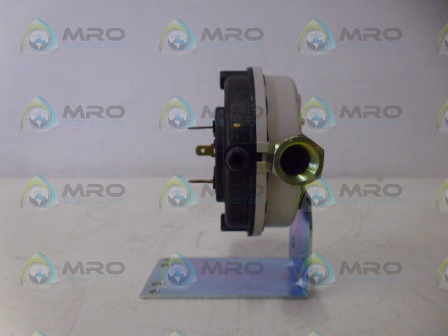 LOCHINVAR PRS30025 PRESSURE SWITCH *NEW IN BOX*