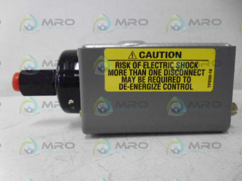 JOHNSON CONTROLS P72CA-18C PRESSURE CONTROL *NEW IN BOX*