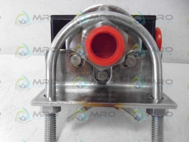 ASHCROFT B424S SNAP ACTION SWITCH *NEW IN BOX*