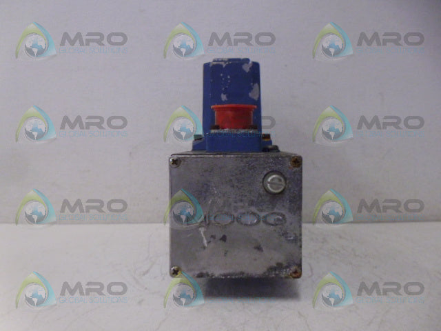 MOOG D691-2085G VALVE *USED*