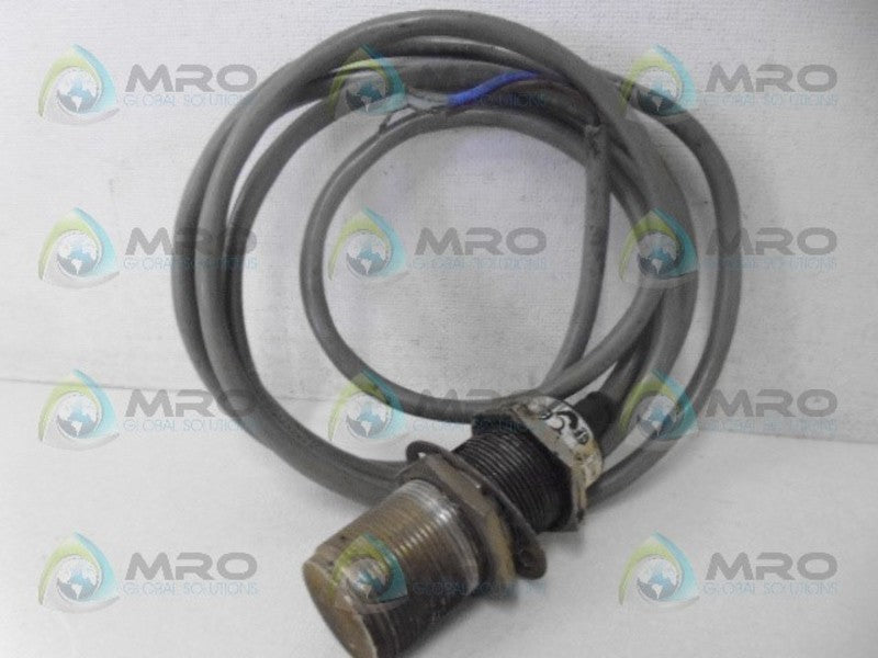 ALLEN BRADLEY 871TM-B10N30-A2 INDUCTIVE PROXIMITY SENSOR *USED*