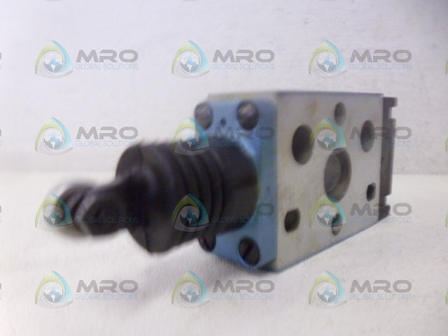 MAC 180001-122-0014 CONTROL VALVE W/ ROLLER LEVER *NEW NO BOX*