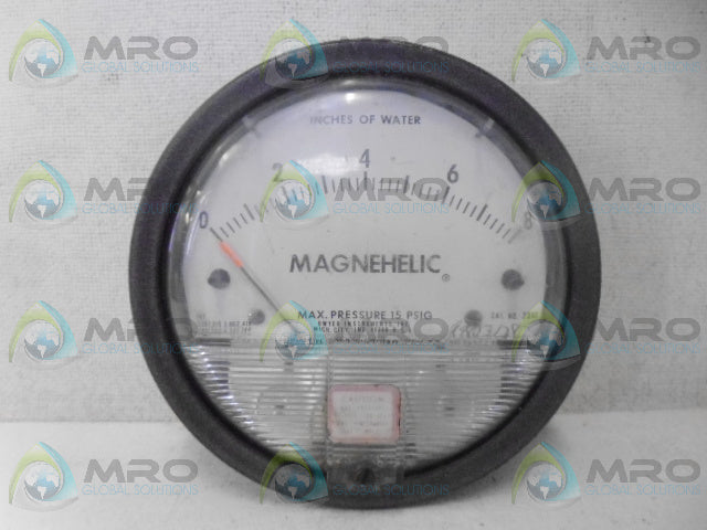 DWYER 2008 PRESSURE GUAGE (0-8) (AS PICTURED)  *USED*