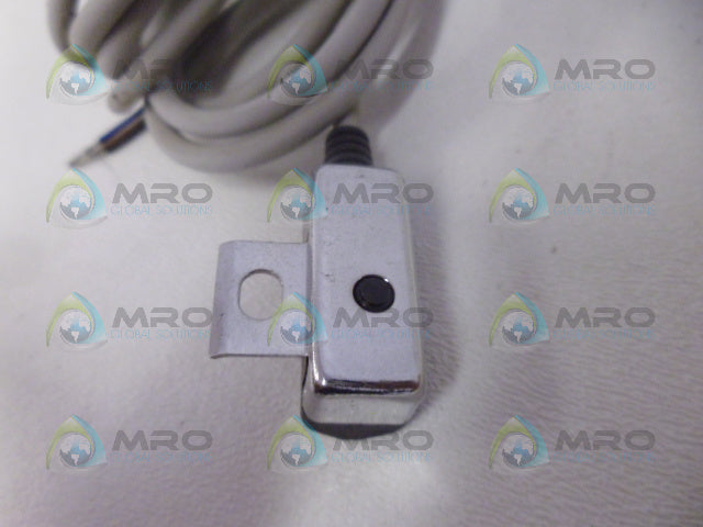 SMC D-F5PL SOLID STATE AUTO SWITCH *NEW NO BOX*