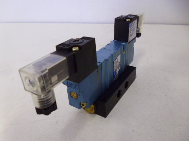 MAC 423A-AAA-DM-DJAJ-1KD SOLENOID VALVE *NEW IN BOX*